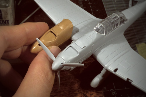 イタレリとエアフィックスの1/72 Ju 87B機首形状比較 