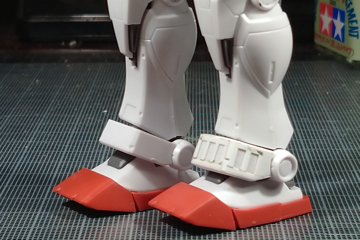 HGオリジンガンダム改造のプロトタイプガンダムの足首ガード